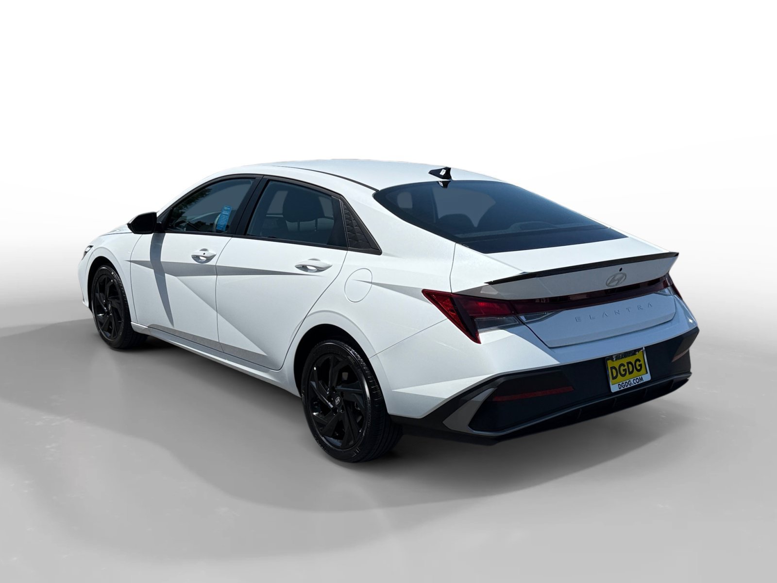 Certified Used 2026 White Hyundai SEL Sport image 3