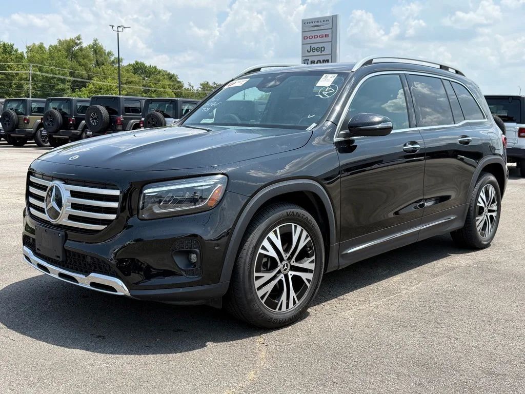 Used 2024 Black Mercedes-Benz GLB 250 image 3
