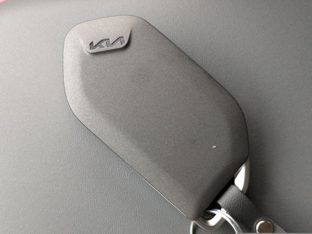 New 2025 Steel Gray Kia LXS image 29