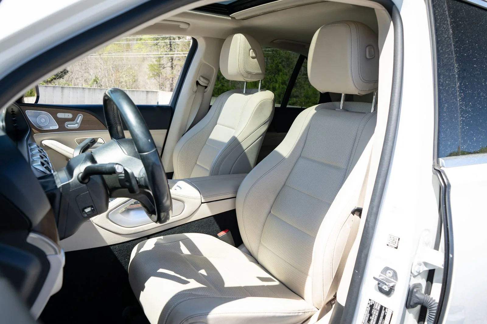 Used 2021 White Mercedes-Benz GLE 350 image 15