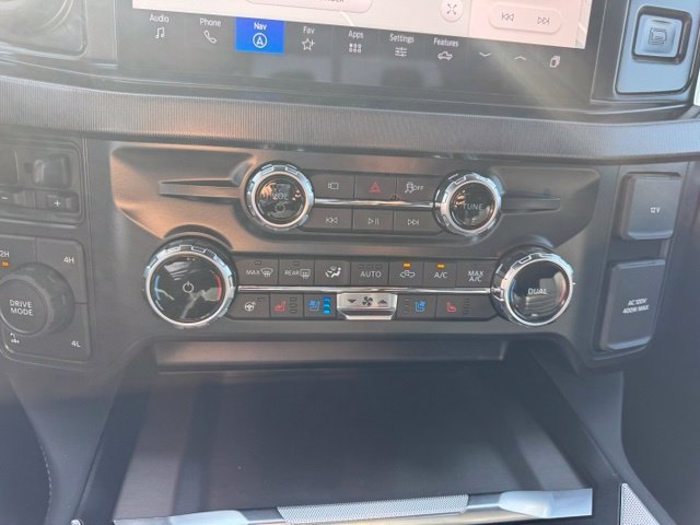 New 2027 Star White Metallic Tri-Coat Ford F-250® Platinum® image 34