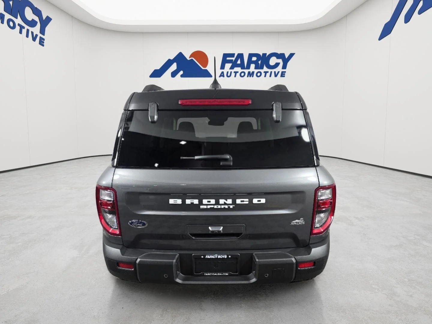 Used 2025 Carbonized Gray Metallic Ford Outer Banks image 4