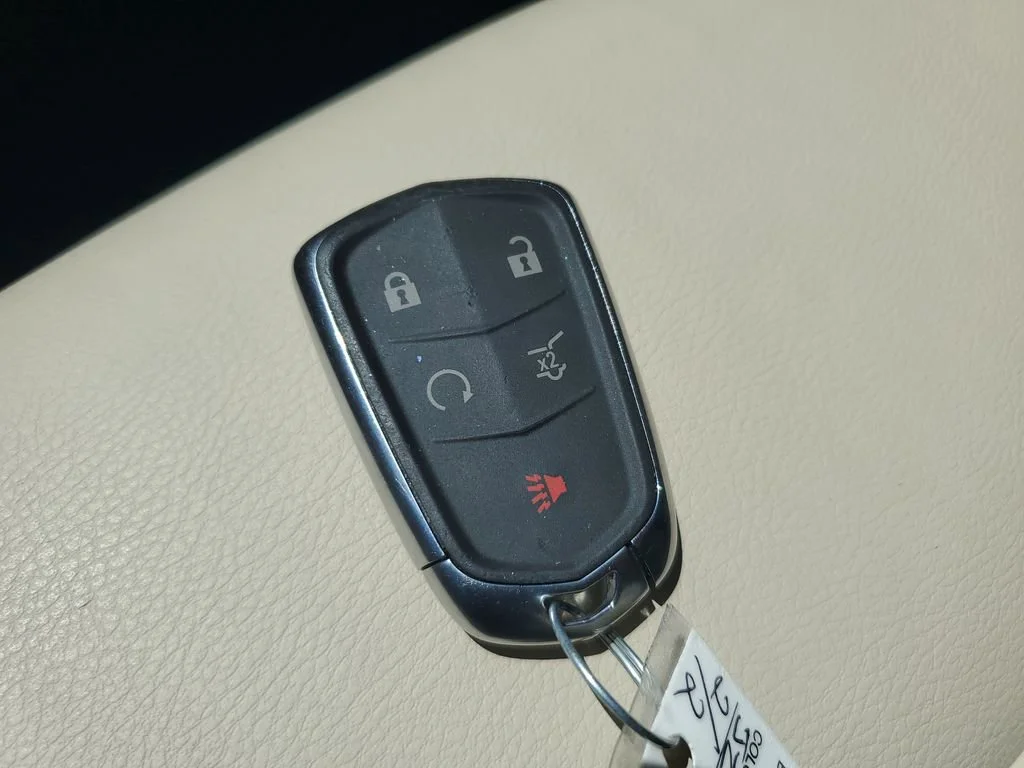 Used 2018 HARBOR BLUE METALLIC Cadillac FWD image 24