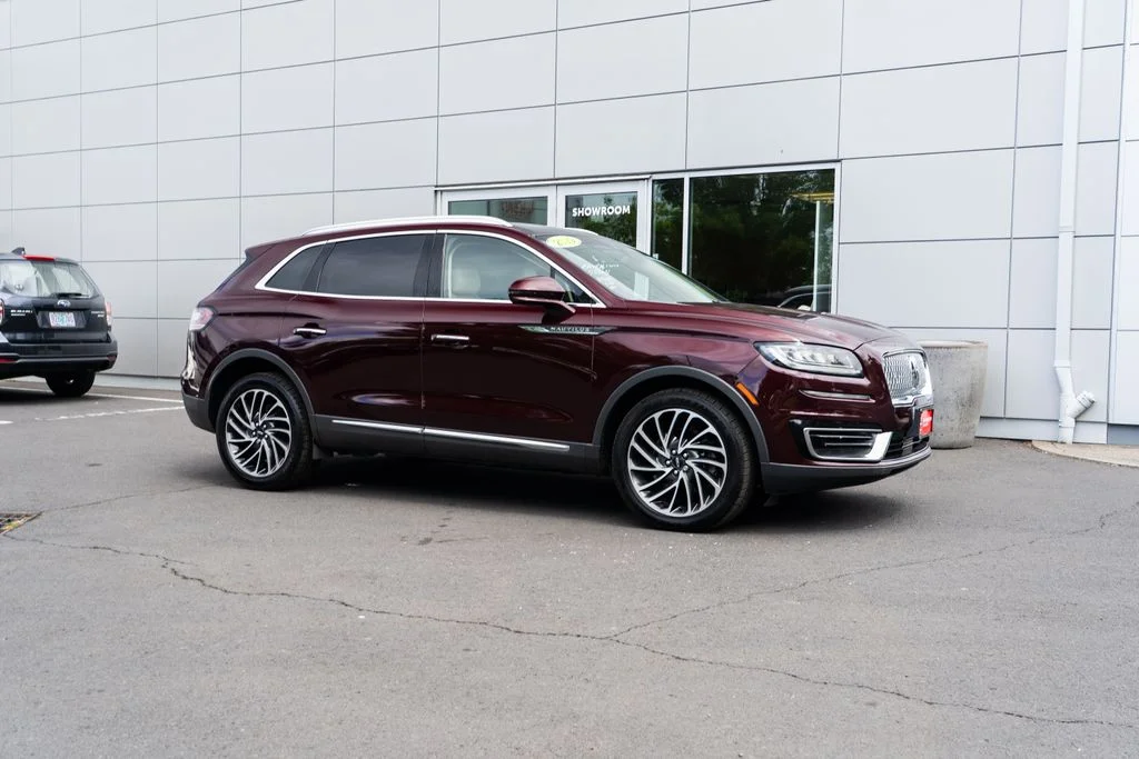 Used 2019 Red Lincoln Reserve image 28