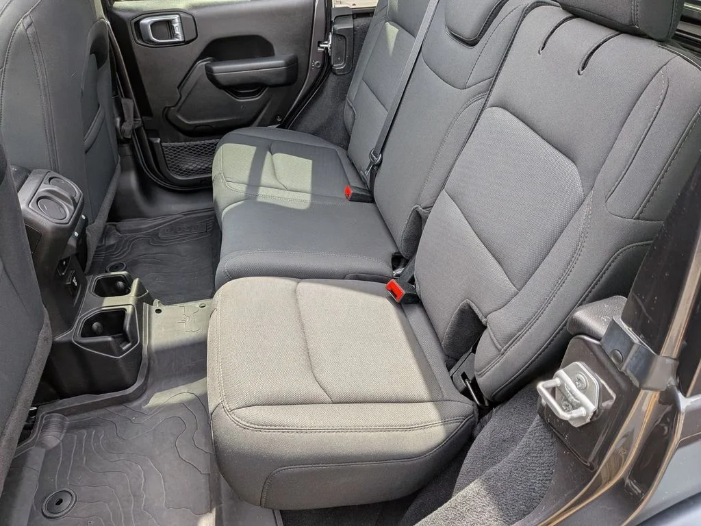 Used 2022 Gray Jeep Unlimited Sport S image 24