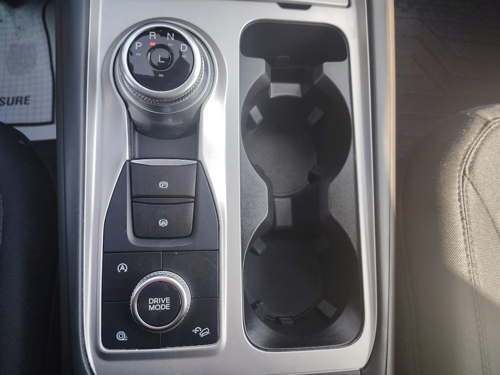 Used 2024 Agate Black Metallic Ford XLT image 25
