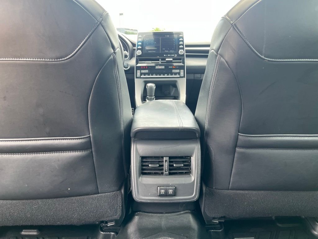 Used 2019 Pearl Toyota XSE image 27