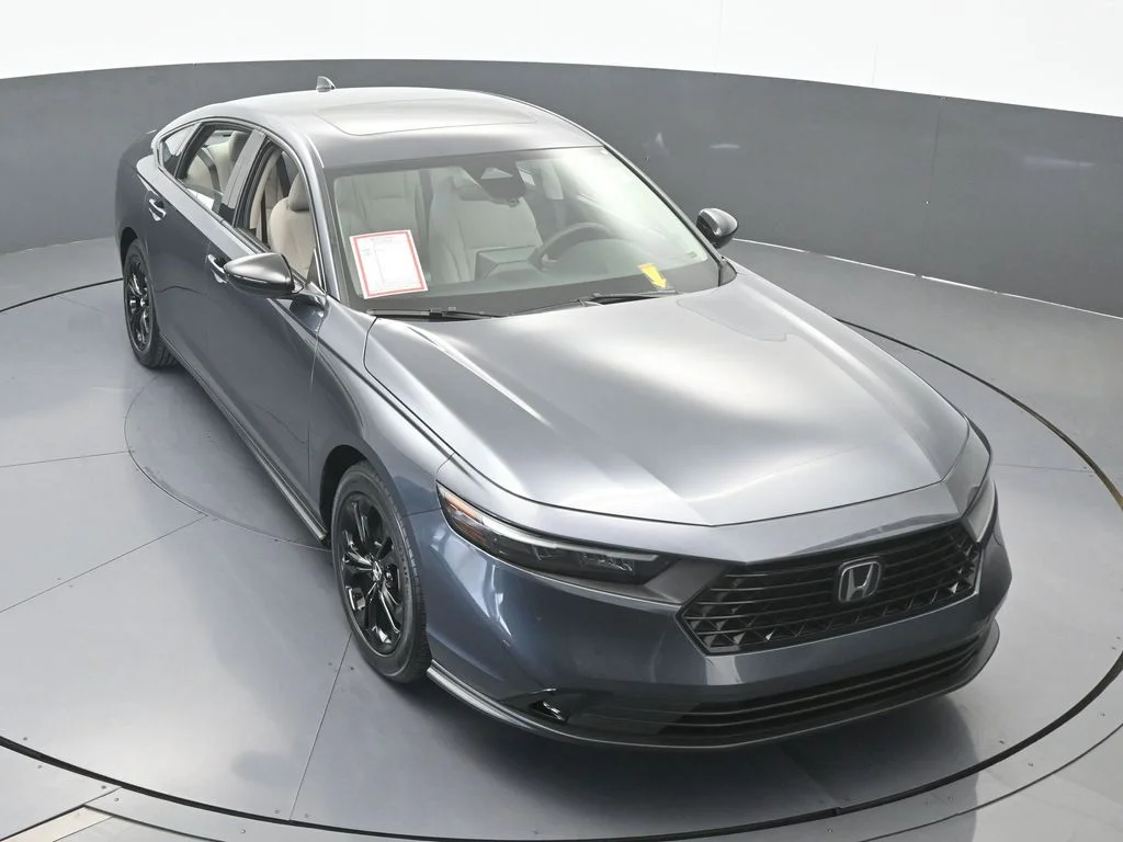 Used 2025 Gray Honda SE image 52