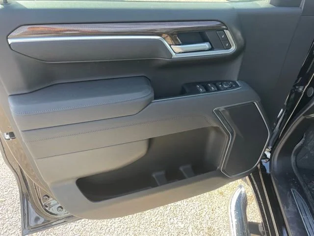 New 2026 Black Chevrolet LT image 20