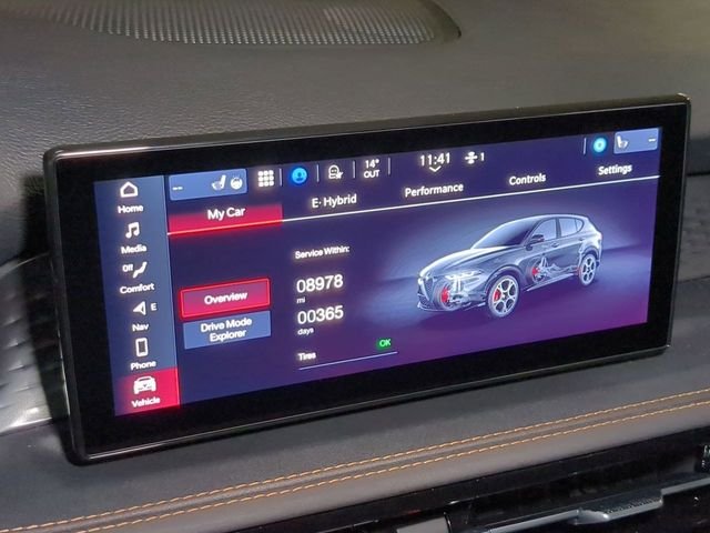 New 2025 Milano White Exterior Paint Alfa Romeo Base image 18