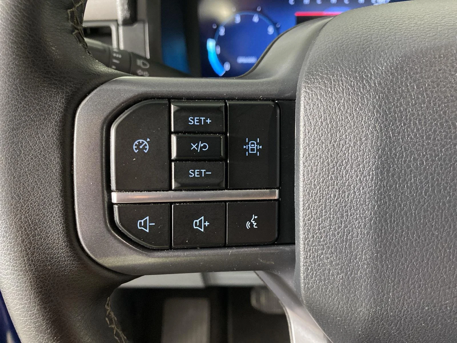 Used 2025 Atlas Blue Ford XLT image 15