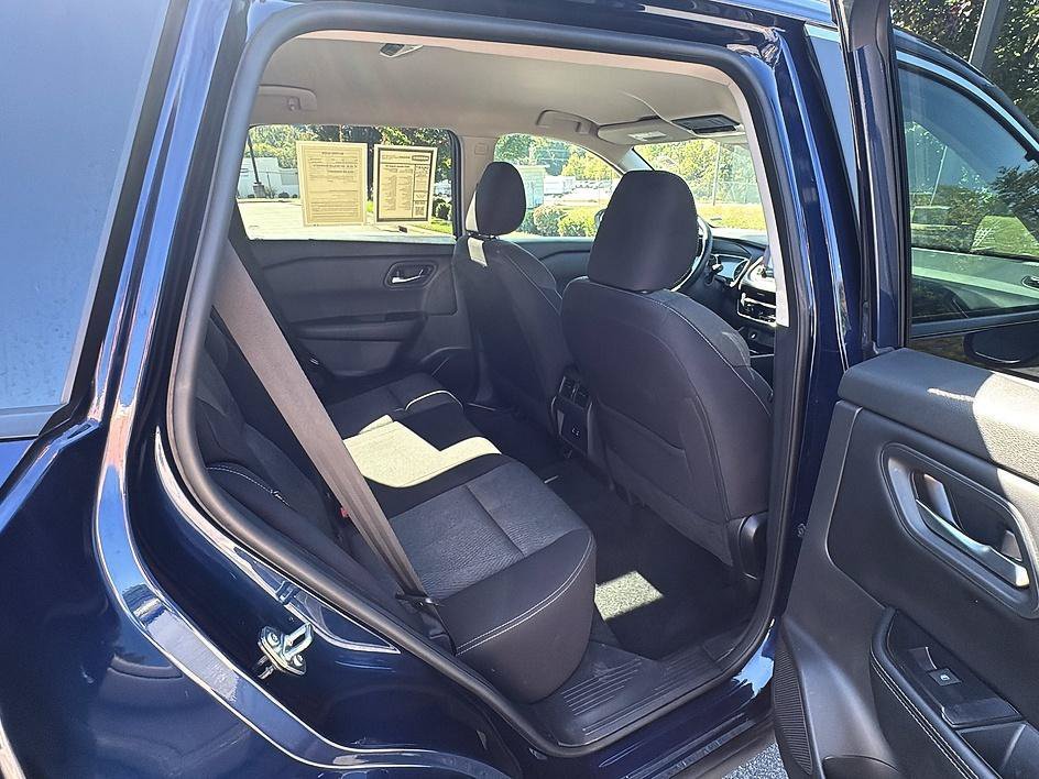 Used 2025 Deep Ocean Blue Pearl Nissan SV image 22