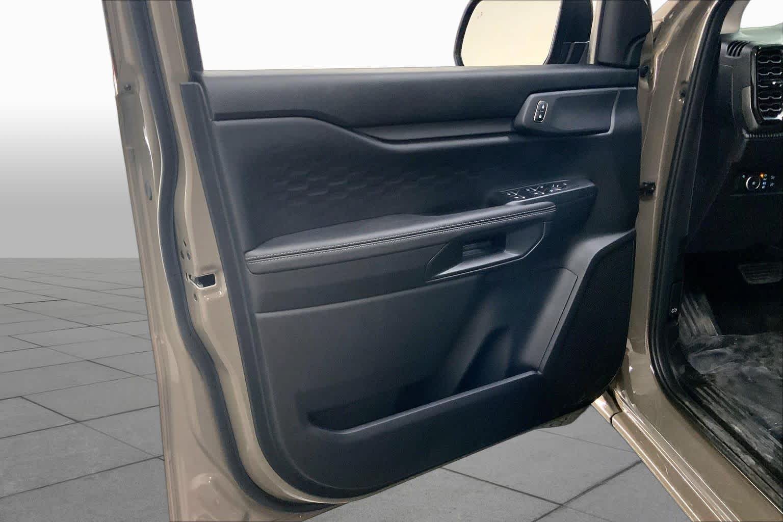 New 2026 Marsh Gray Ford XLT image 10