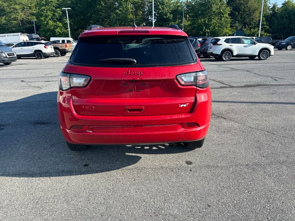 Used 2022 Red Jeep Limited image 7
