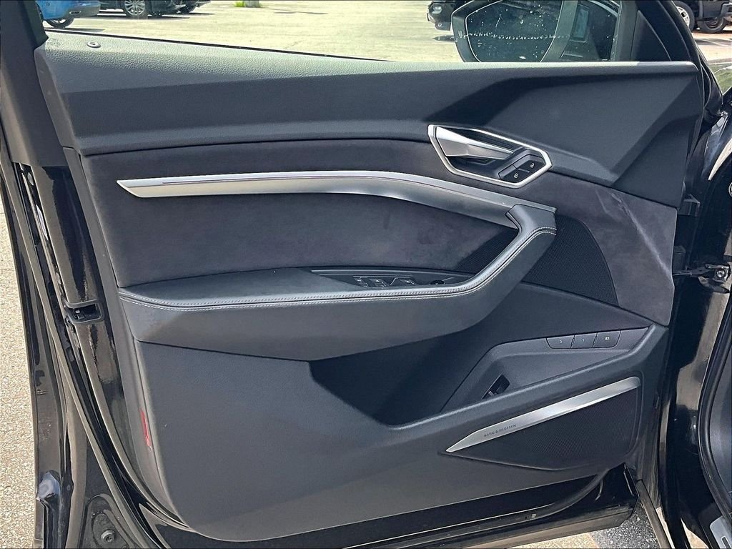 Used 2019 Black Metallic Audi Prestige image 9