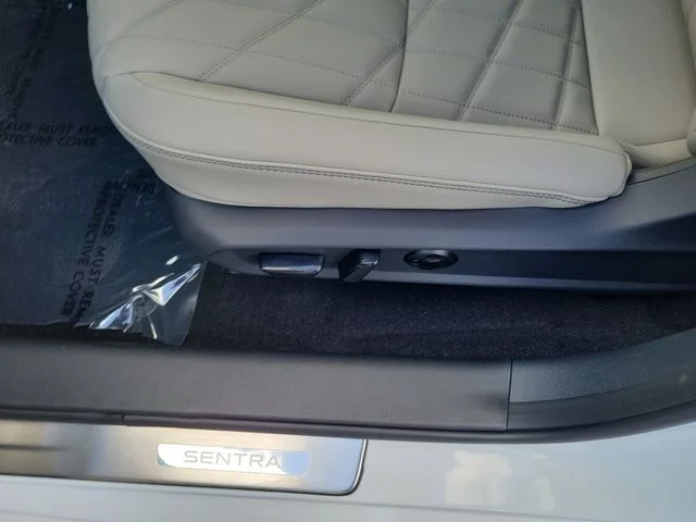 New 2026 Aspen White TriCoat Nissan SL image 9