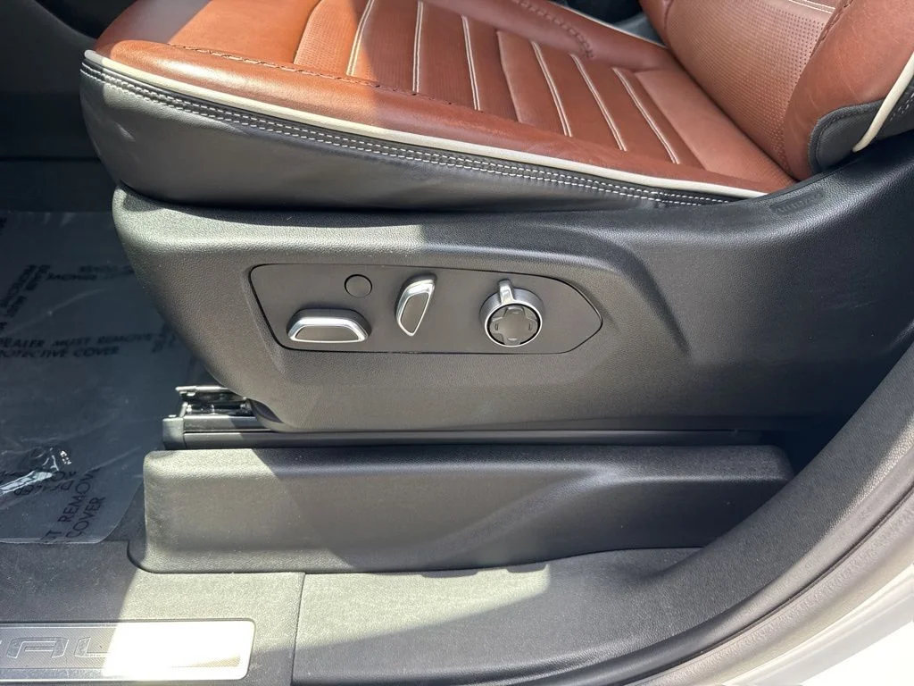 Used 2024 White GMC Denali Ultimate image 10