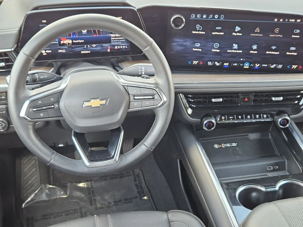 Used 2025 Beige Chevrolet High Country image 27