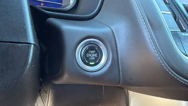 Used 2022 Beige Chevrolet Z71 image 31