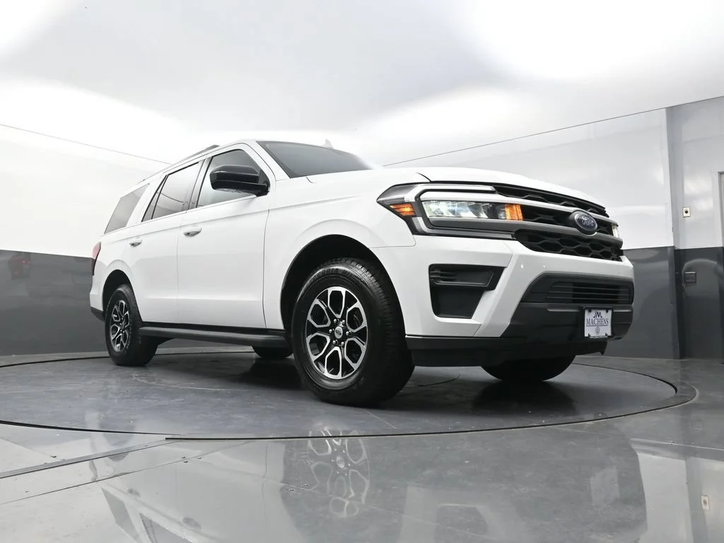 Used 2022 White Ford XL image 23