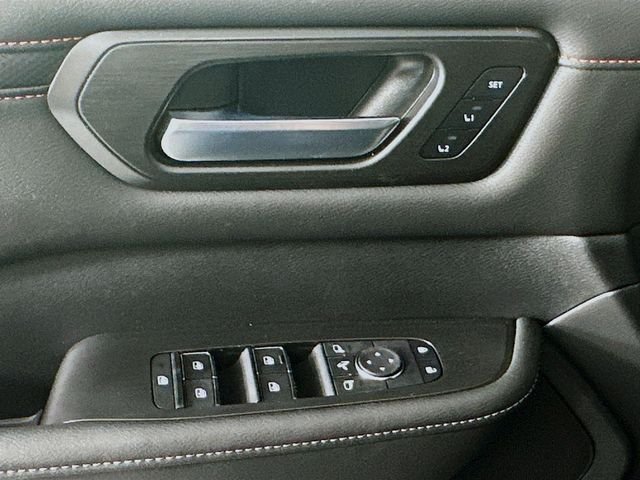 2025 Nissan Armada PRO-4X - Photo 21