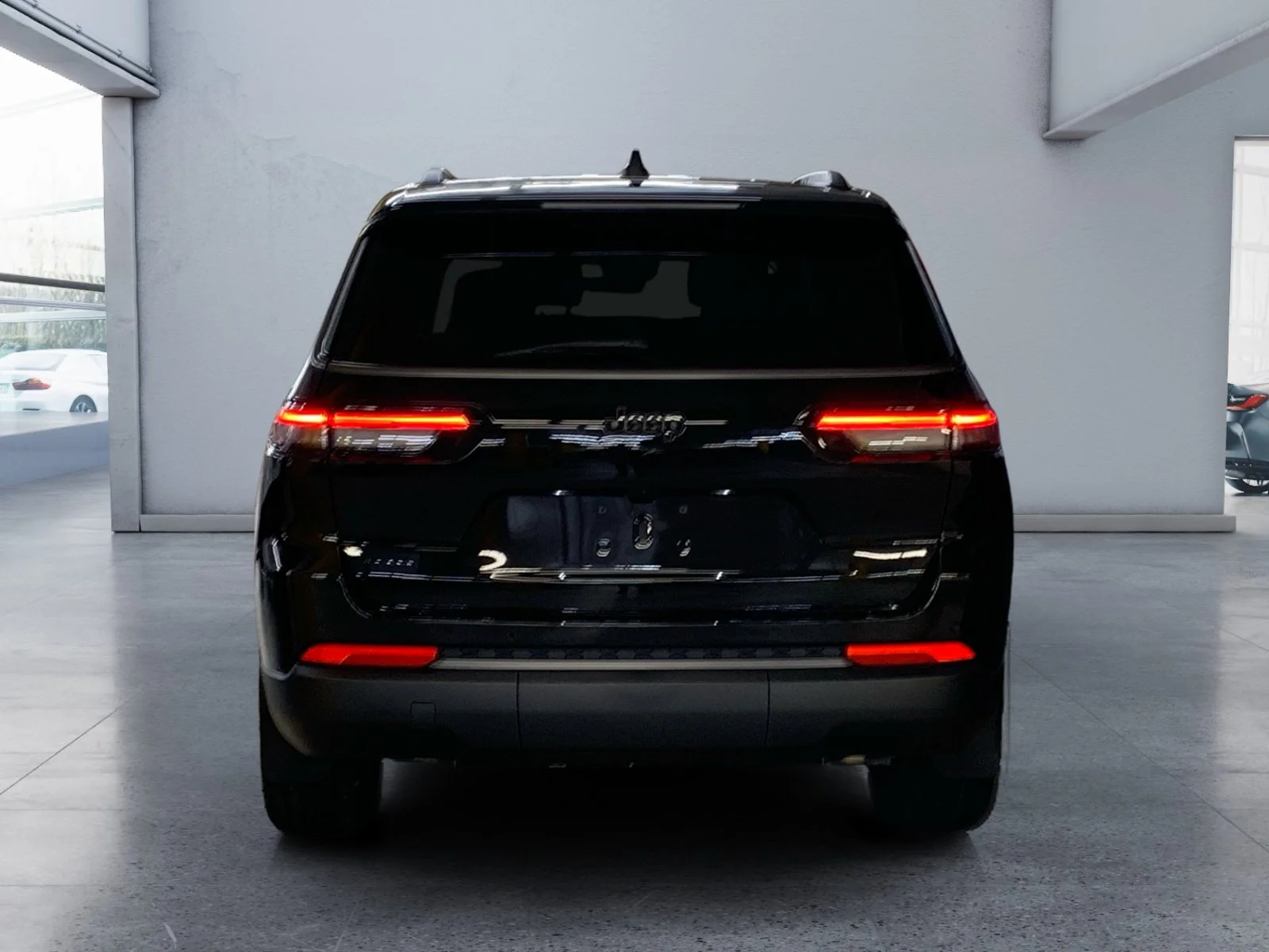 New 2026 Diamond Black Crystal Pearl Jeep Altitude image 4