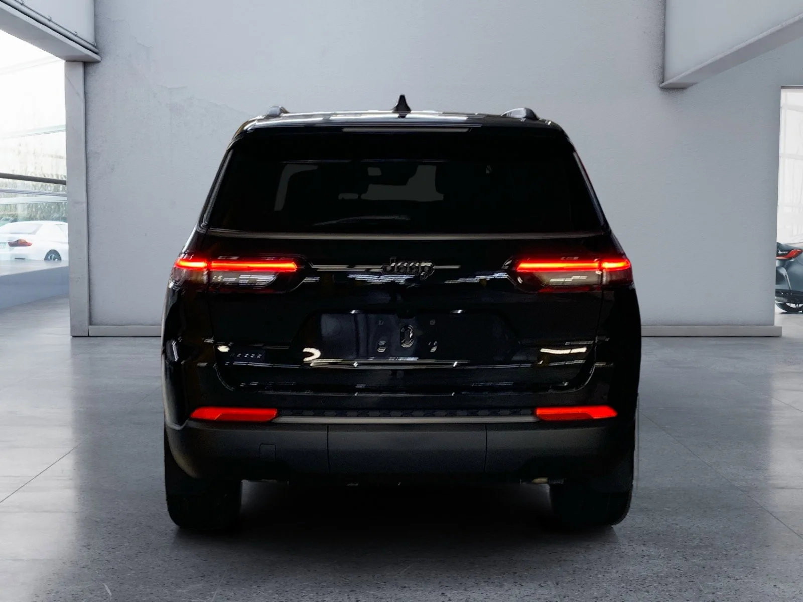 New 2026 Diamond Black Crystal Pearl Jeep Altitude image 4