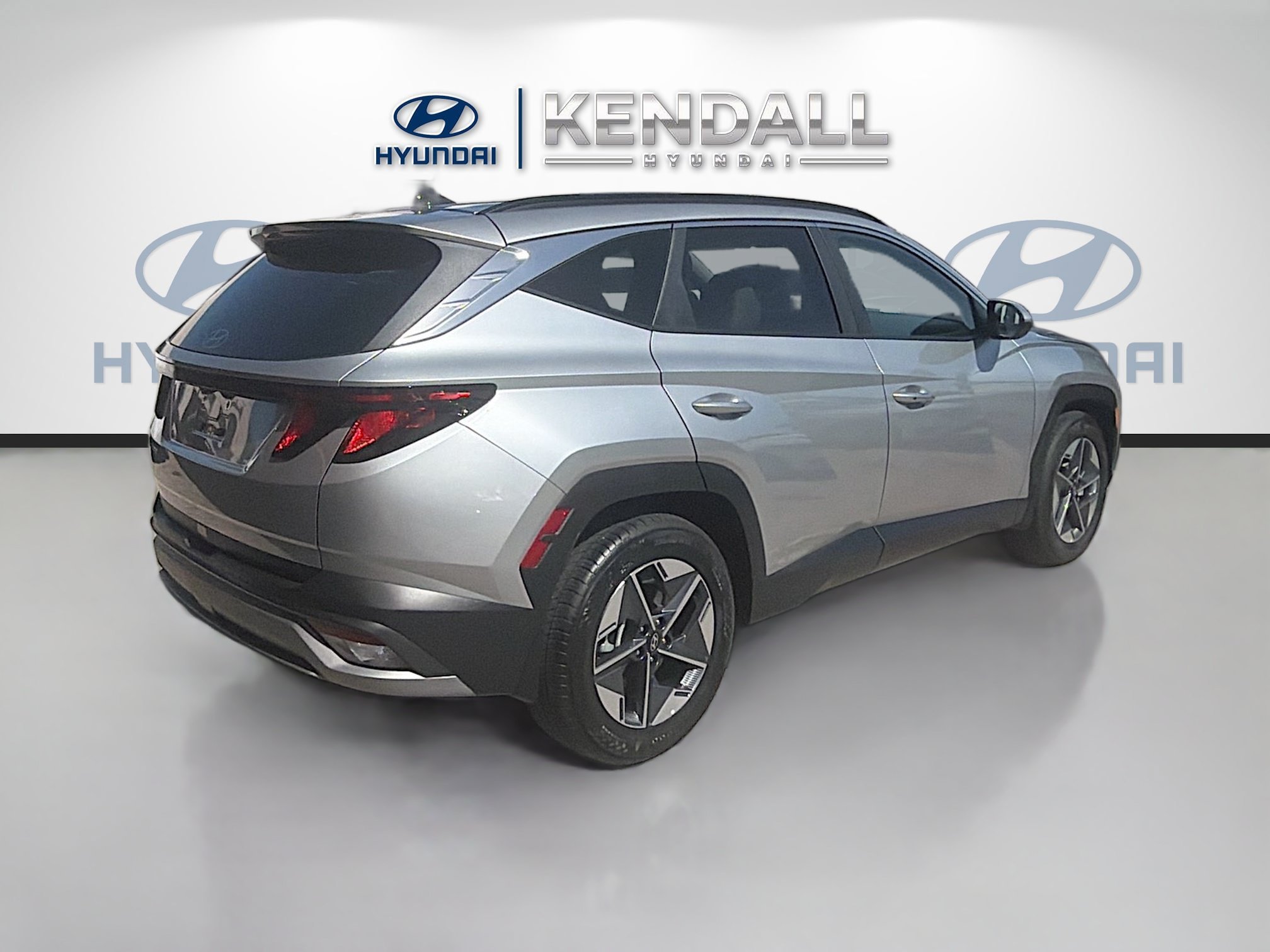 Used 2026 Shimmering Silver Hyundai SEL image 27