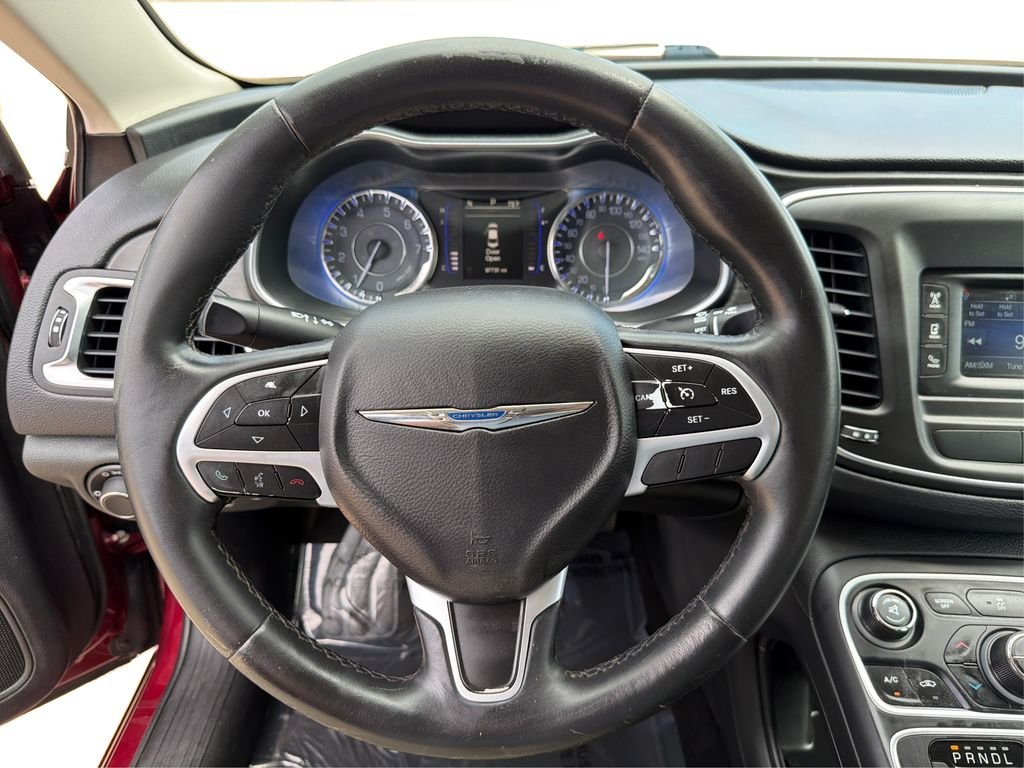 Used 2015 Velvet Red Pearlcoat Chrysler Limited image 17