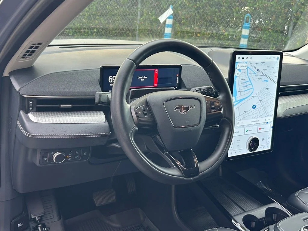 Used 2022 Ice Blue Ford Select image 31