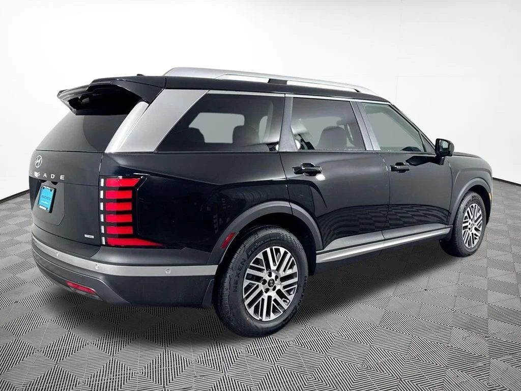 New 2026 Black Hyundai SEL Premium image 11