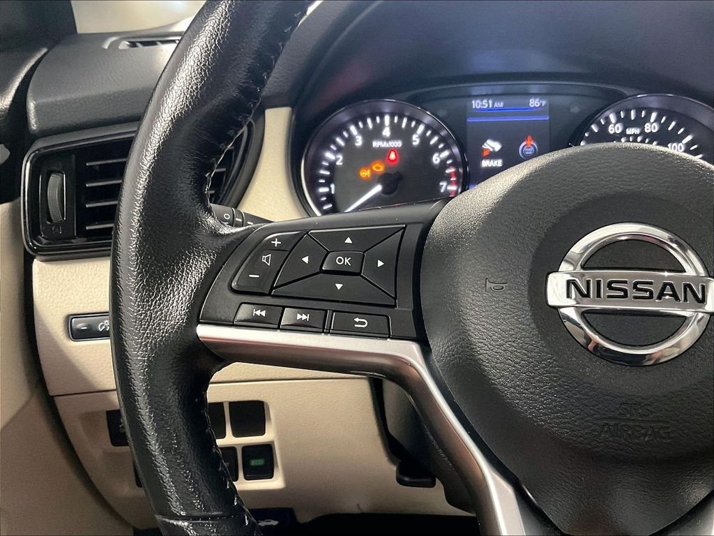 Used 2022 White Nissan SV image 22