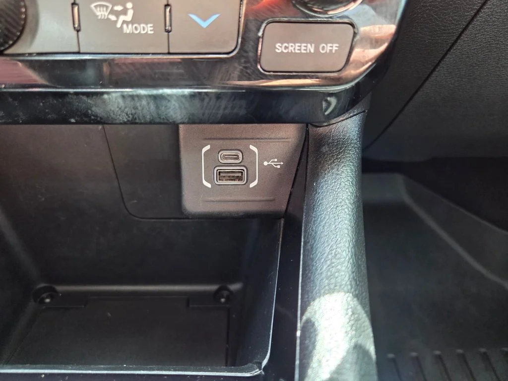 Used 2022 Silver Jeep Trailhawk image 28