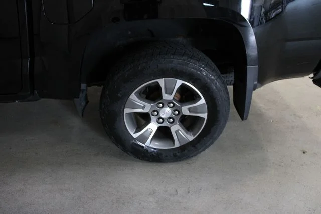 Used 2015 Black GMC SLE1 image 34