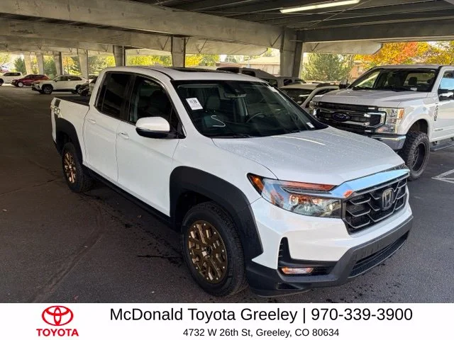 2023 Honda Ridgeline RTL Crew Cab Pickup Slide 2