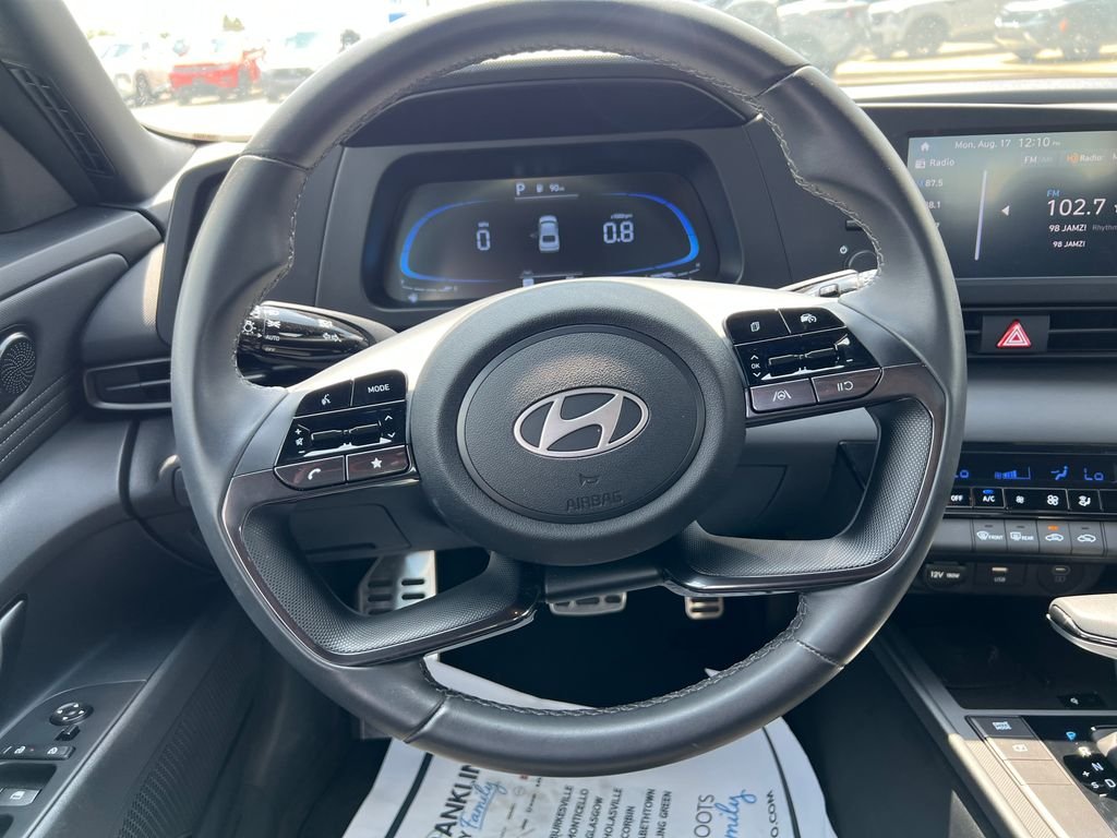 Used 2025 Gray Hyundai SEL Sport image 17