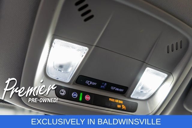 Used 2025 White Chevrolet LT image 28