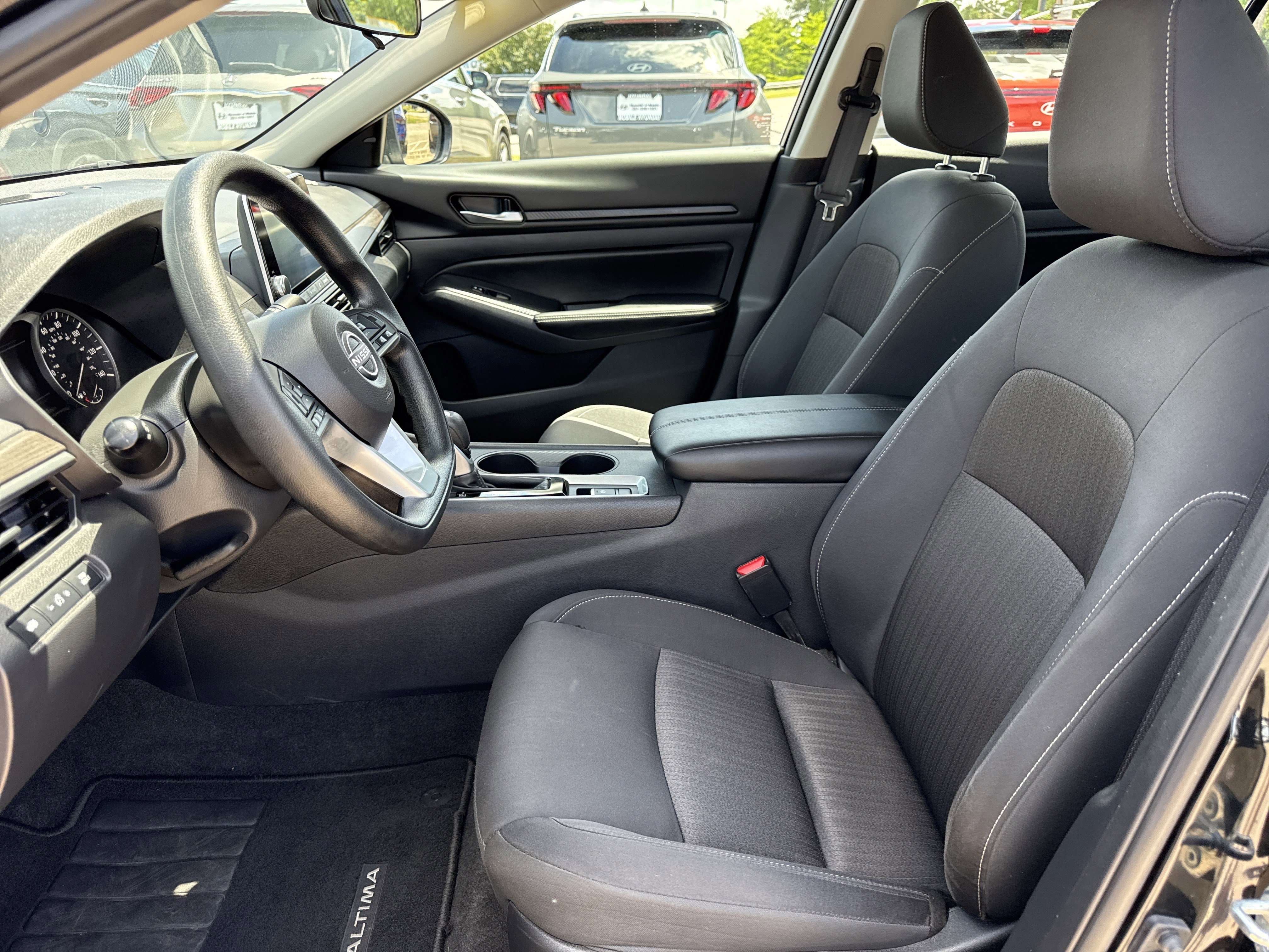 2025 Nissan Altima SV - Photo 11