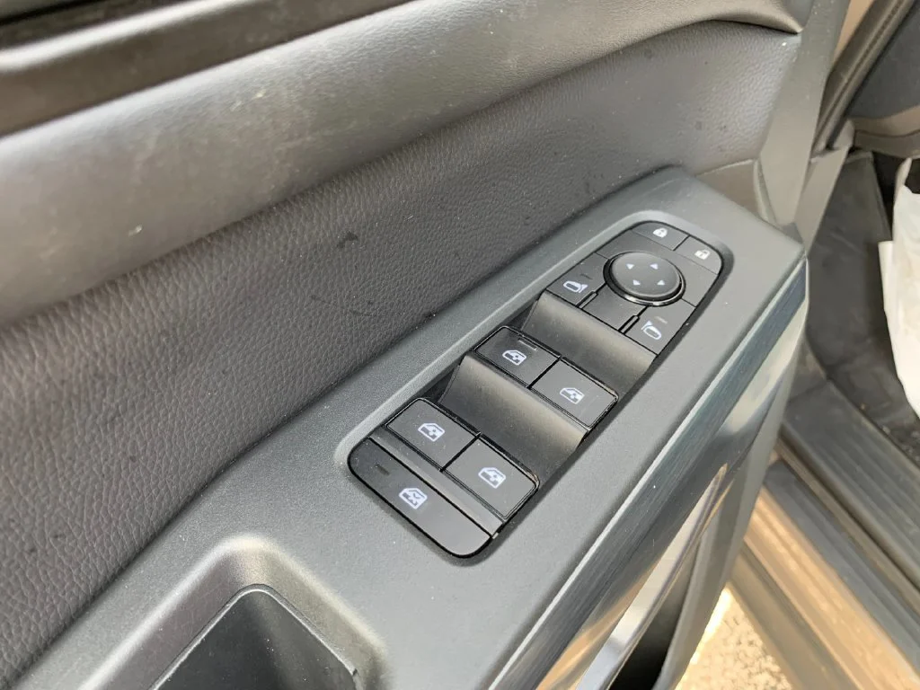Used 2024  Nissan Rock Creek image 13