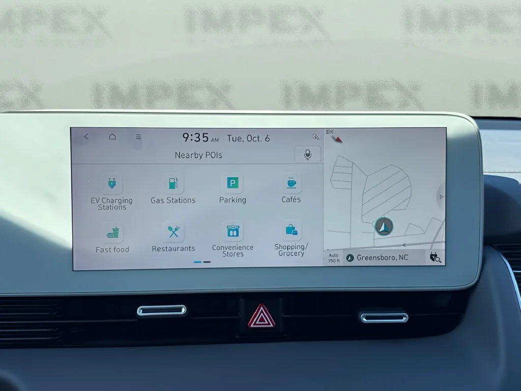 Used 2023 Gray Hyundai SEL image 18