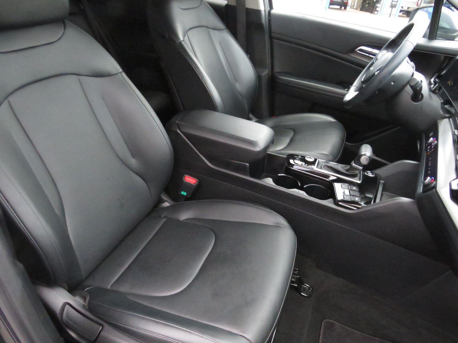Used 2024 Gravity Gray Kia EX image 22