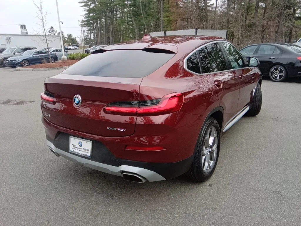 Certified Used 2025 Aventurin Red Metallic BMW xDrive30i image 7