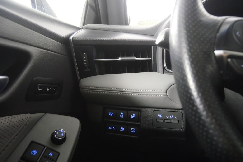 Used 2019 Harbor Gray Metallic Toyota XLE image 18