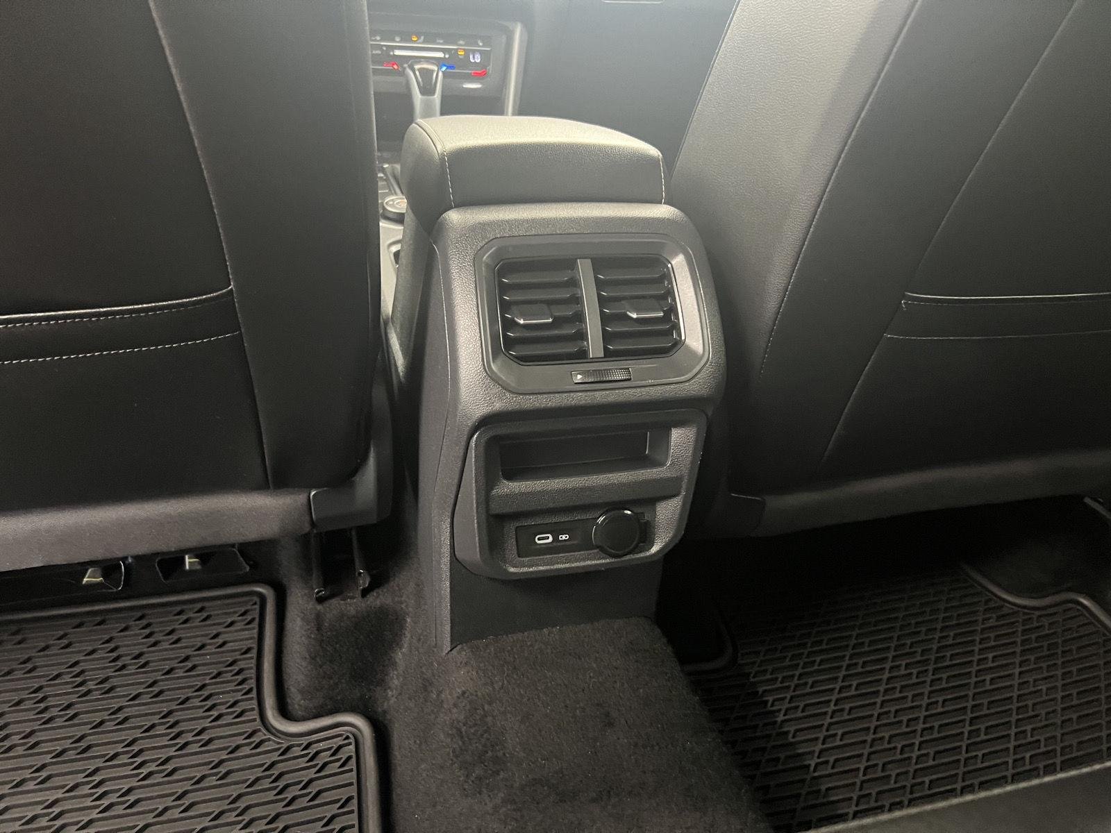2024 Volkswagen Tiguan SE - Photo 29