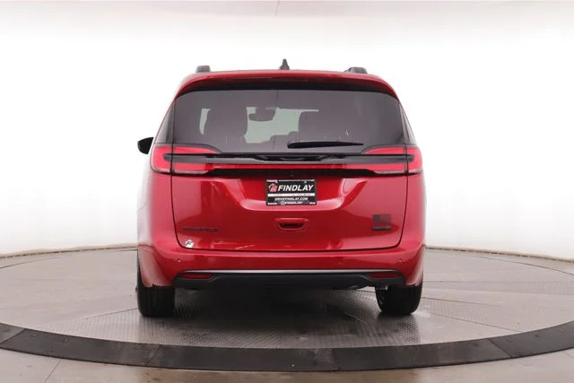 New 2027 Red Hot Pearl-Coat Exterior Paint Chrysler Select image 11