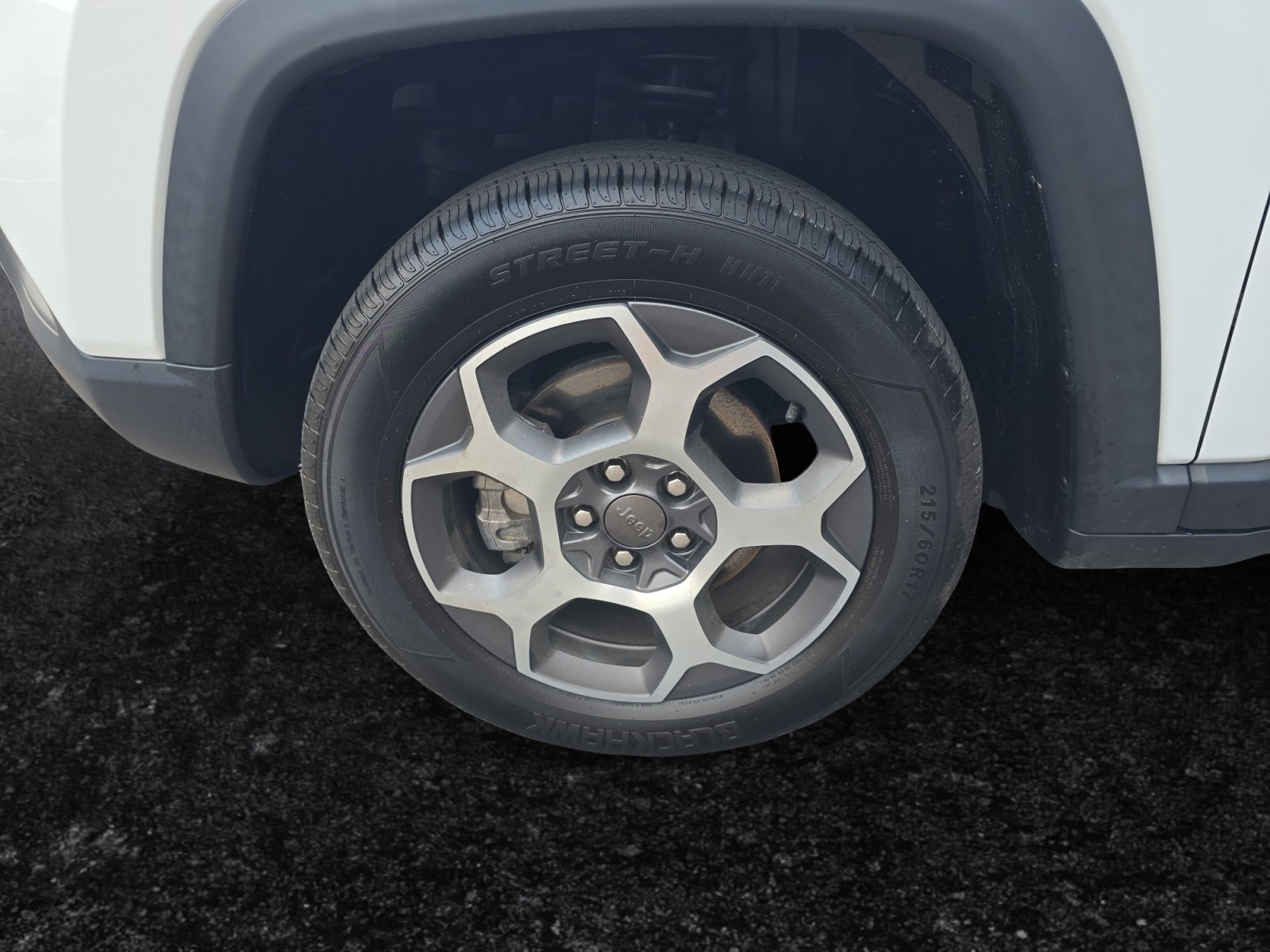 Used 2022 White Jeep Trailhawk image 9