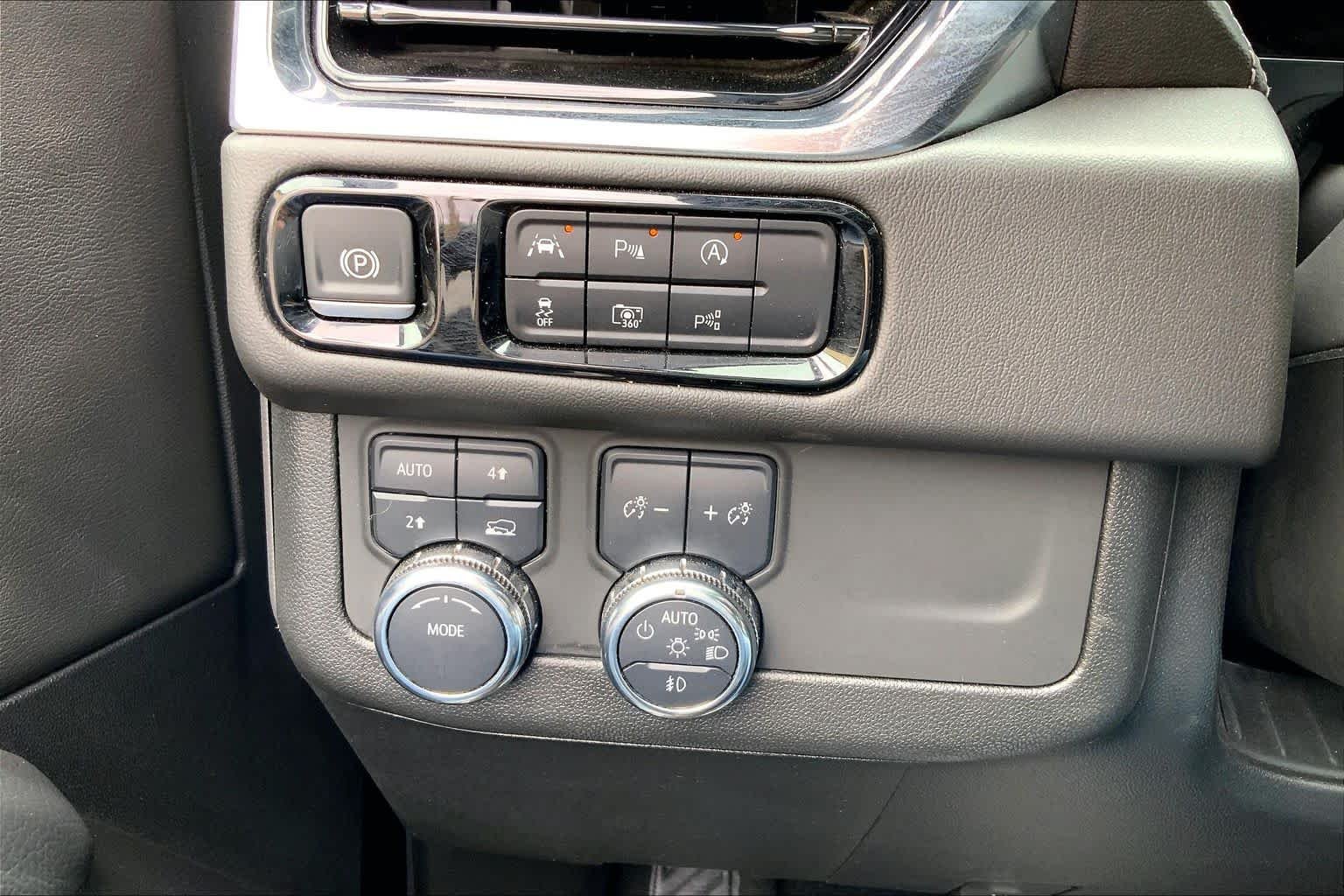 Used 2025 Onyx Black GMC Denali image 36
