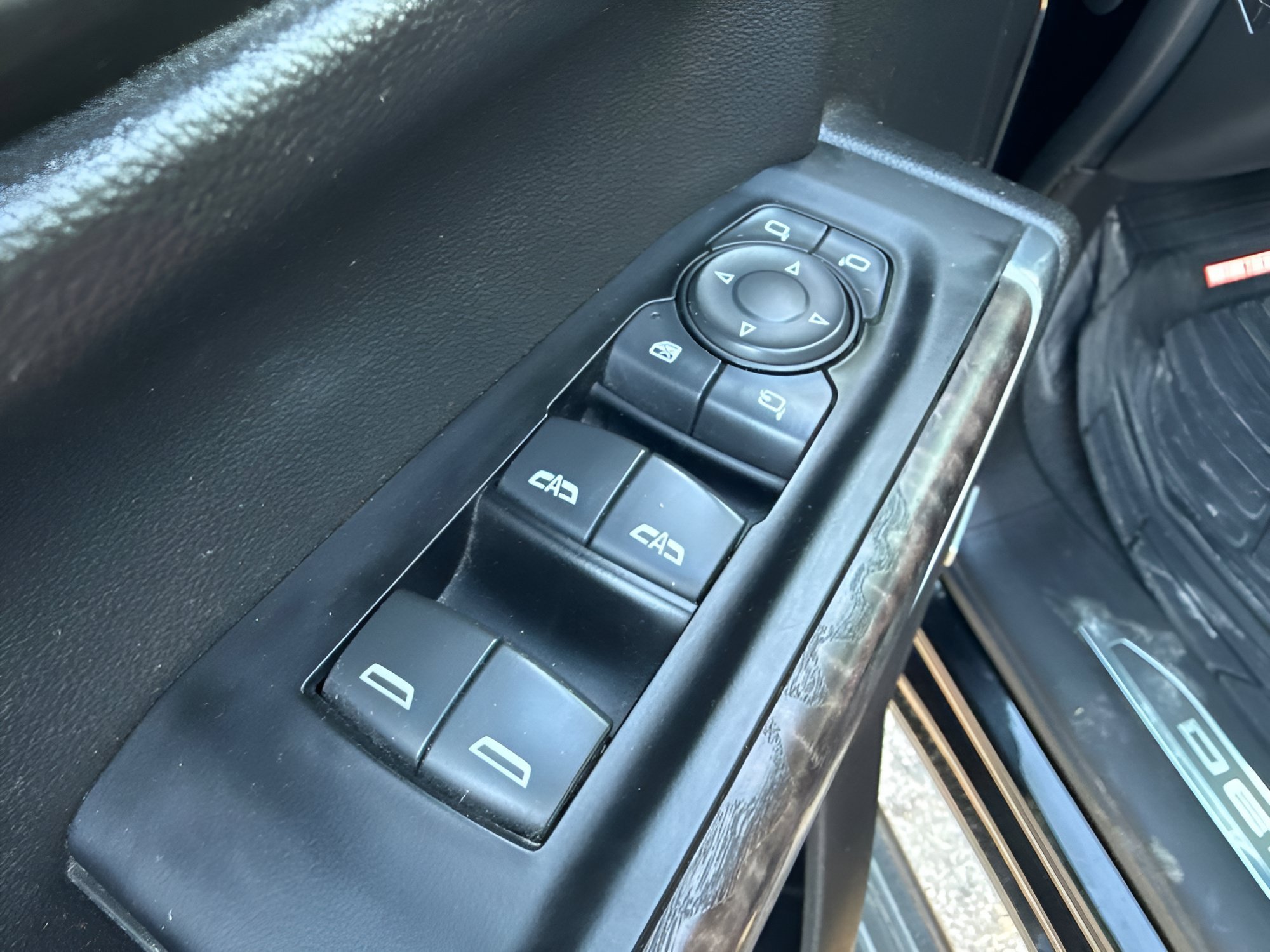 Used 2019 Onyx Black GMC Denali image 23