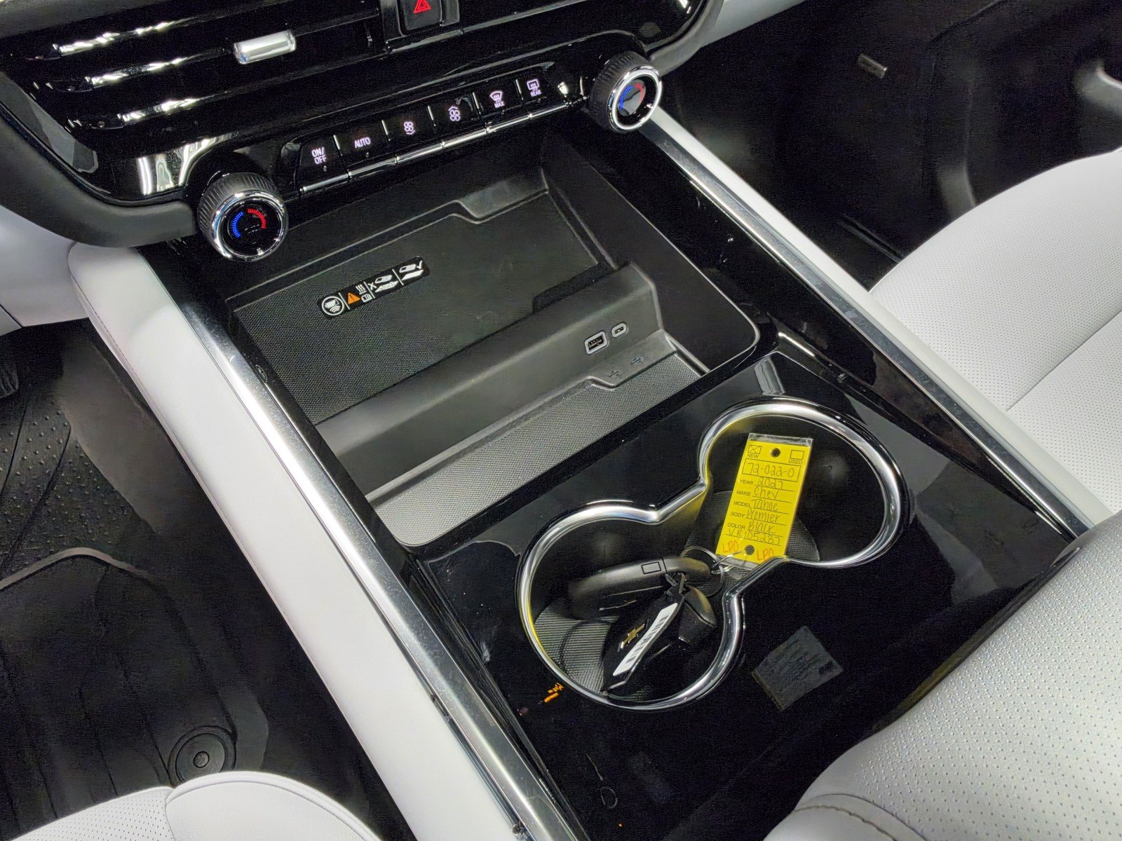 2027 Chevrolet Tahoe Premier - Photo 29