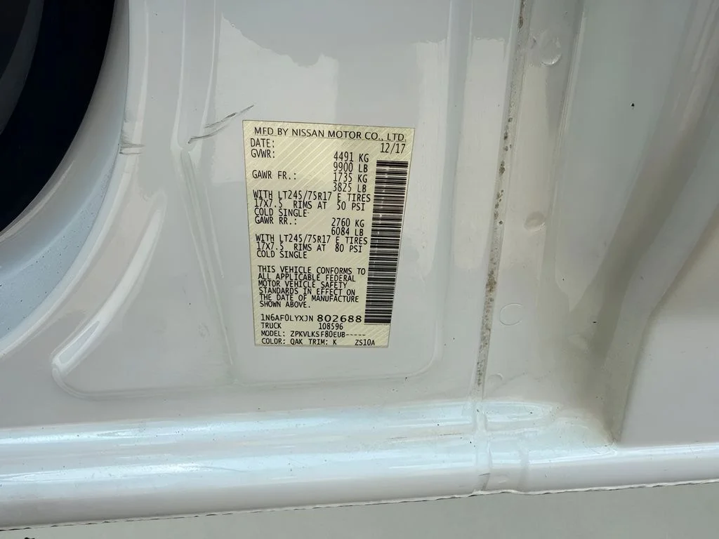 Used 2018 White Nissan SL image 24